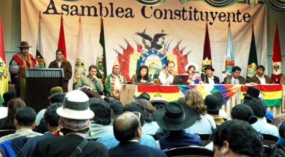 El 6 de agosto de 2006, se instala la Asamblea Constituyente El 6 de agosto de 2006, se instala la Asamblea Constituyente
